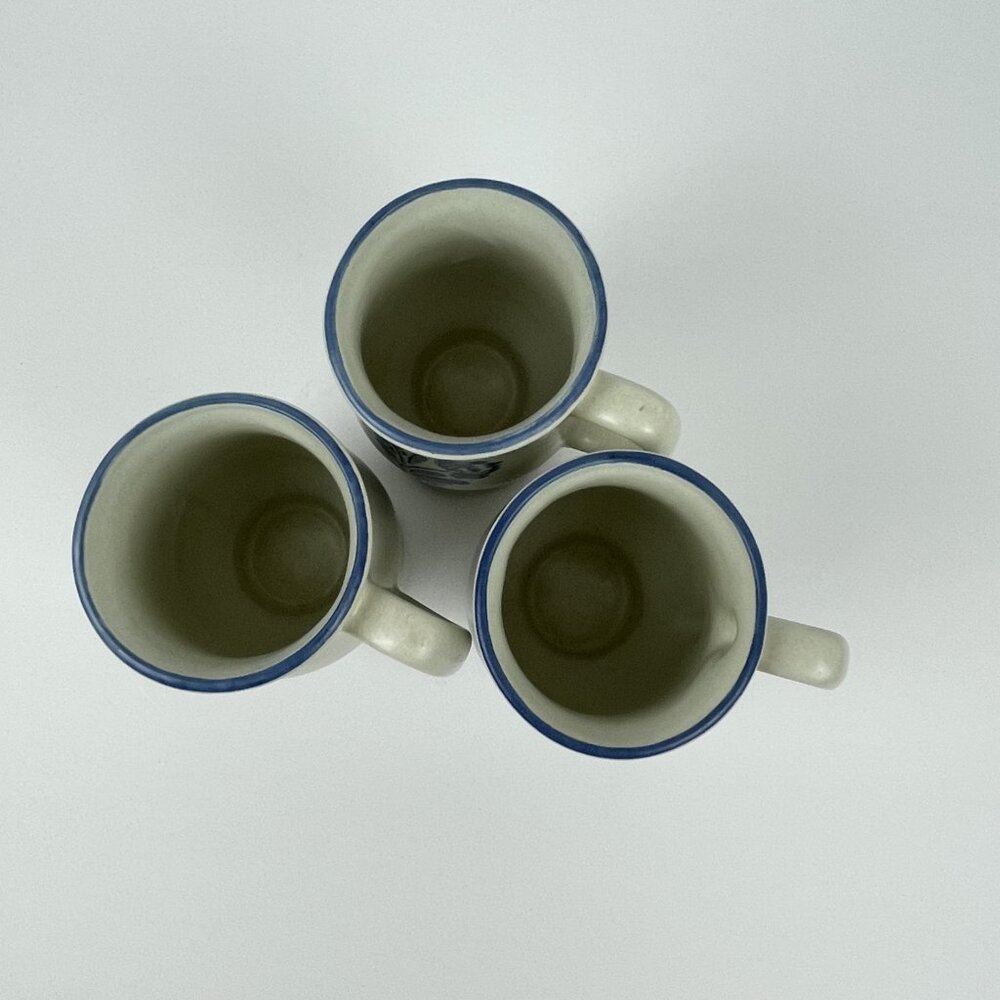 Set of 3 Vintage Pfaltzgraff Yorktowne Pedestal Footed Stoneware Mugs - Picture 6 of 7
